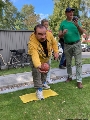 Dirk Wedekind, Diana Hilgendorf und Martin Anders (v. l. n. r.) haben über die Stralsunder Werkstätten und die Hochschulsportgemeinschaftzum Rasenbowling gefunden