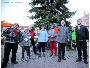 Diese Pakete und Sterne kommen gleich an den Baum