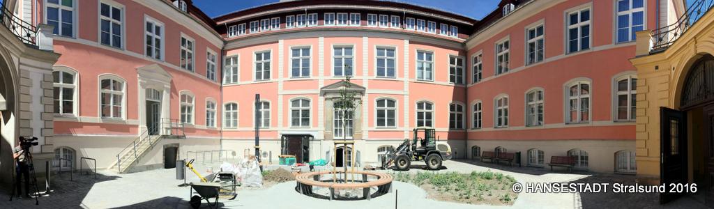 Bauamt_Innenhof_kurz-vor-Fertigstellung.jpg