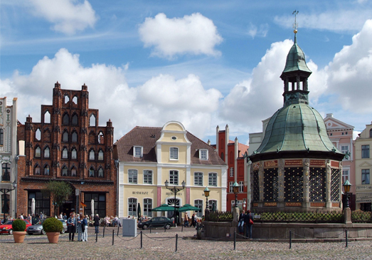 Wasserkunst auf dem Marktplatz in Wismar