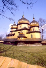 Historische Holzkirchen im Karpatenbecken